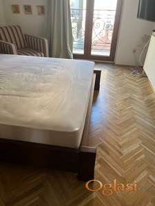 Bracni krevet , savrsen, od pune hrastovine