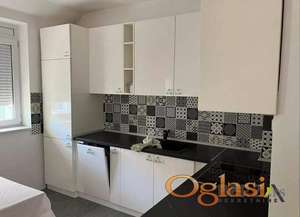 RENOVIRAN TROSOBAN DUPLEKS SA GARAŽOM NA GRBAVICI