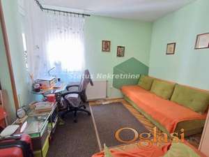 NAMEŠTENA GARSONJERA 25M2 GRBAVICA, BLIZU BULEVARA, OD 01.08.