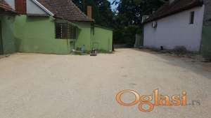 Izdajem kucu sa placem od 600m2