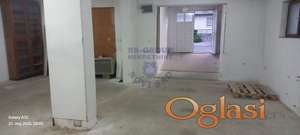 Izdaje se poslovni prostor na Klisi.