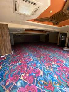 IZDAVANJE POSLOVNOG PROSTORA, 533m2 Bulevar Oslobodjenja