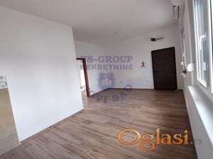 Odlican dvoiposoban stan na Adicama