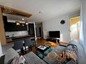 Izdavanje stanova Novi Sad – Telep, nov namešten jednosoban stan 42m² sa parkingom, 450€