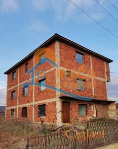 Kuća  u  Zaplanjskoj  Toponici, Gadžin  Han, 315 m2, plac 648 m2