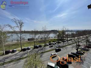 Trosoban stan 71 na Keju pogled na Dunav PRODAJE SE