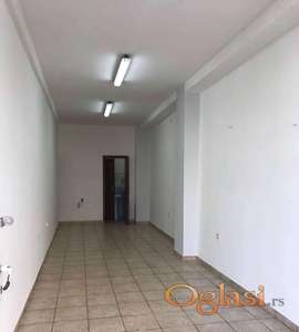 Izdaje se ulični lokal na odličnoj, prometnoj lokaciji – blizina Futoške pijace