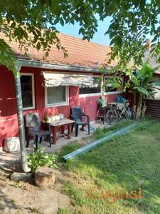 Na prodaju kuca u centru Kovina