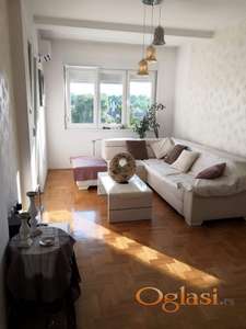 LEP STAN,ODLIČNA LOKACIJA