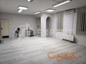 Izdaje se poslovni prostor u centru, 70m2