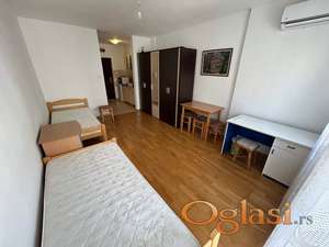 Izdavanje- nameštena garsonjera- Nova Detelinara