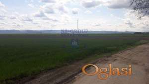 Prelep, ravan plac na lepom mestu u Rumenci.