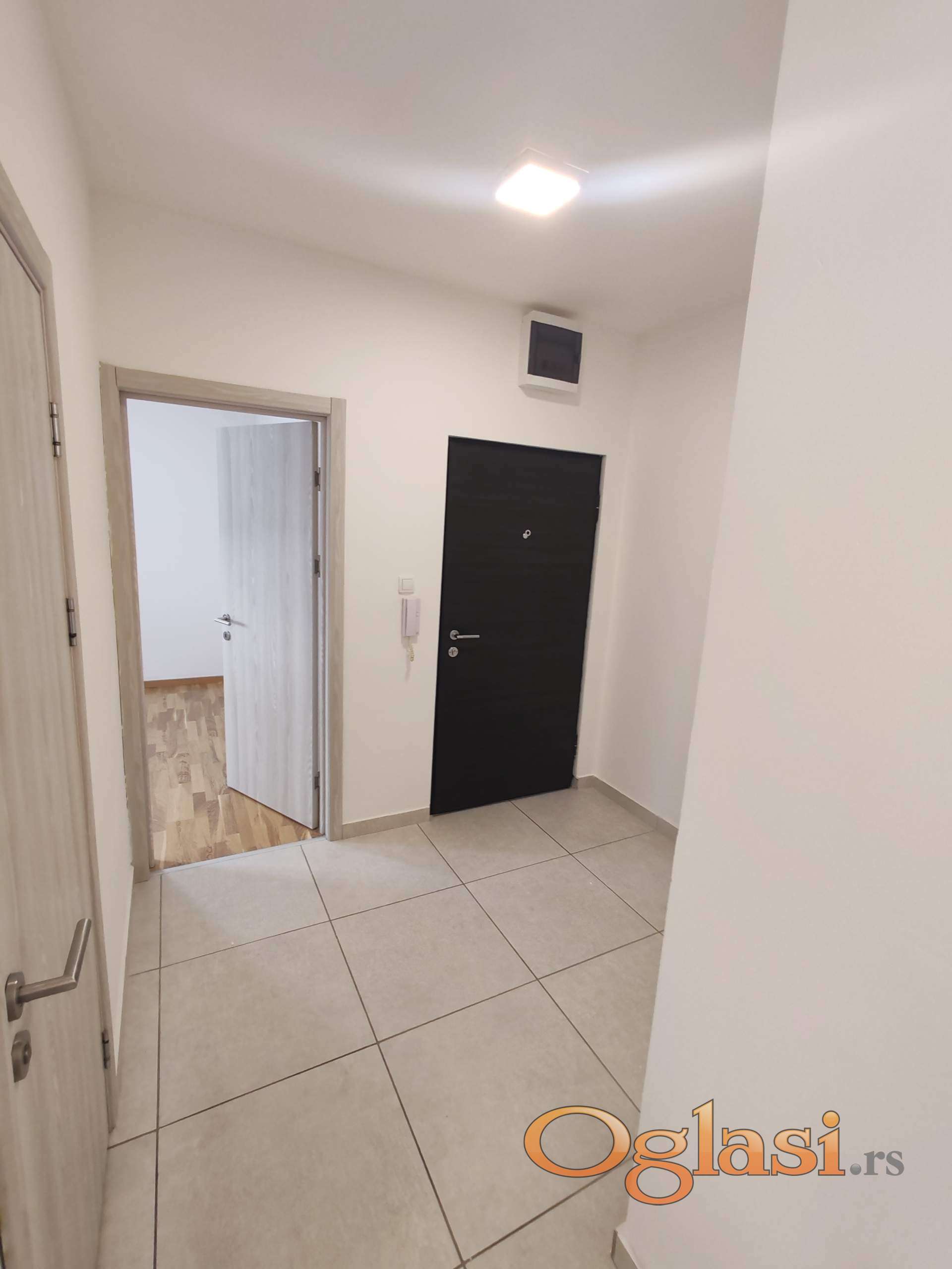 Izdajem jednoiposoban stan na Telepu — fotografija