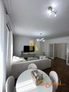 Trosoban stan u CENTRU Novog Sada