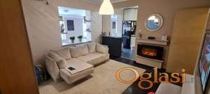 Kompletno namešten dvoiposoban stan na mirnoj lokaciji