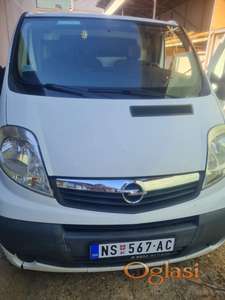 Opel vivaro registrovan do 04.2027 god