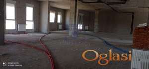 LOkal za sve namene. Prometna ulica.