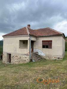Prodajem kucu u selu Viča-Lučani