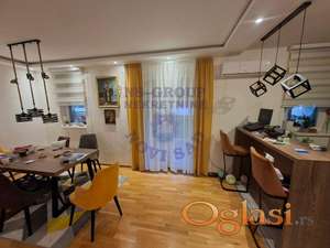 Kompletno opremljen trosoban stan na odličnoj lokaciji