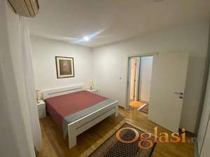 Izdavanje Kalenić pijaca-67m2 ID#2402