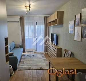 Izdajem DELUX garsonjeru na Bulevaru Oslobodjenja !!! garažno mesto ID#5350