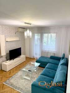 MODERAN STAN NA TOP LOKACIJI! Grbavica!