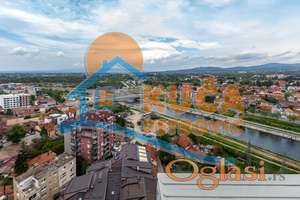 Trosoban stan, panoramski pogled, Bulevar