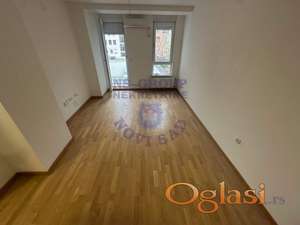 Trosoban stan na Podbari