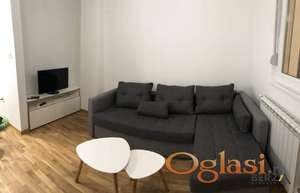 KOMFORNA GARSONJERA KOD MEDICINSKOG FAKULTETA