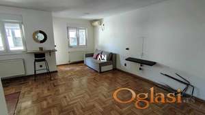 Zvezdara, Kluz, ulica Velizara Kosanovića, stan od 37 m2 + tearsa od 40 m2 ID#46854
