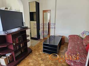Dvosoban stan - uknjižen - Petrovaradin