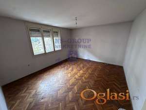 Odlican dvosoban stan u Cara Dusana