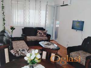 Moderan jednoiposoban stan,u odličnoj zgradi od 15.novembra