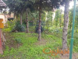 Starija kuća na odličnom placu na top lokaciji!