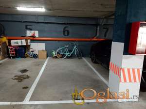 Parking centar Vase Pelagića,u suterenu zgrade