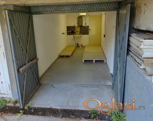 Prodajem magacin-garazu u Zemun Polju