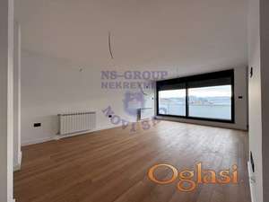 Četvorosoban stan u novogradnji u centru grada,dva garažna mesta u ceni!