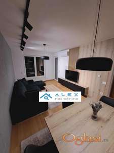 Odličan jednoiposoban stan u centru grada sa parkingom