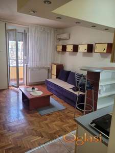 NAMESTENA GARSONJERA NA GRBAVICI, DANILA KISA