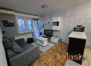  NAMEŠTEN JEDNOIPOSOBAN STAN NA BULEVARU EVROPE