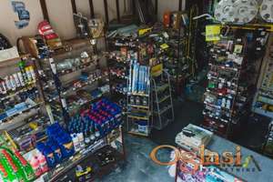  ULIČNI LOKAL U CENTRU POGODAN ZA BROJNE DELATNOSTI 