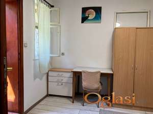 170€ Garsonjera | Miran kraj | Niski troškovi | Bez agencijske provizije