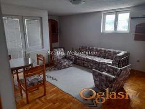 Petrovaradin-Trosoban stan 50 m2 -Zakupnina 450e sa Troškovima komunalija i grejanja-065/385 8880