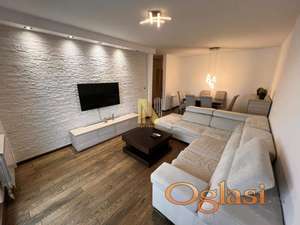 Prodaje se trosoban stan na Bulevaru Evrope,potpuno namešten, odlična investicija