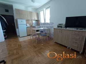 odlicna garsonjera na Detelinari !