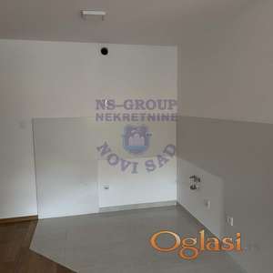 Jednoiposoban prazan stan na Bulevaru