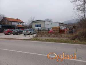 Izdaje se poslovni prostor u Gornjoj Toponici, 400m2