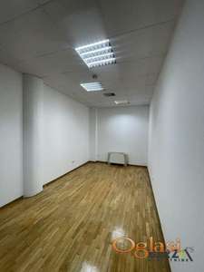  ODLIČAN POSLOVNI PROSTOR U CENTRU