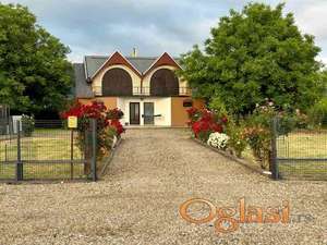 Porodična kuća PR+PK, 130 m², plac 20 ari – kod petlje Doljevac