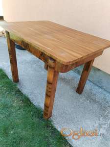 Starinski trpezarijski sto